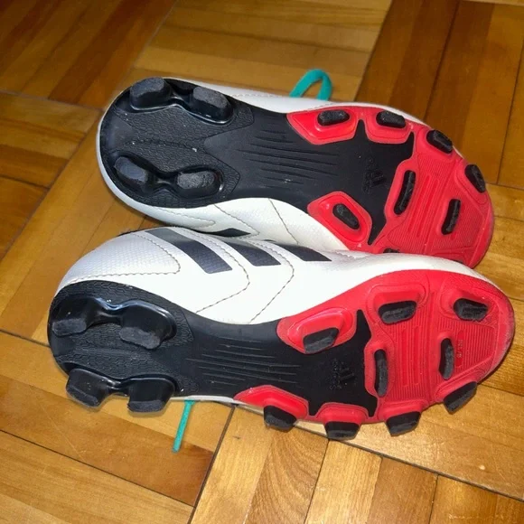 Youth Soccer Cleats with Teal Laces - Picture 4 of 8